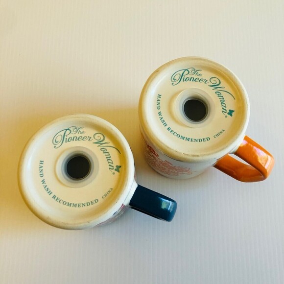 The Pioneer Woman Flea Market Stoneware Rangetop Salt and Pepper Shaker - Picture 4 of 4